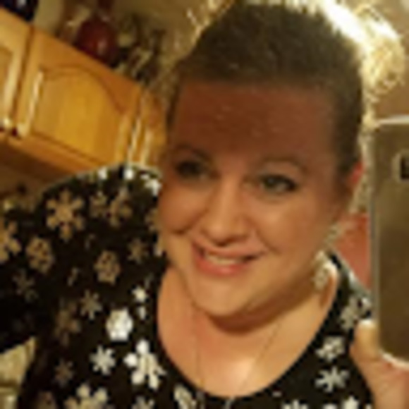 Meet your Posher, Angela r - Picture 1 of 1